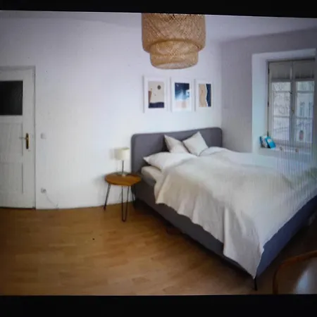 Apartment Tillmann Hjaz Munich